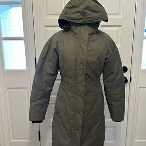 The North Face Women's Green Hooded Ski Jacket - MSRP $350